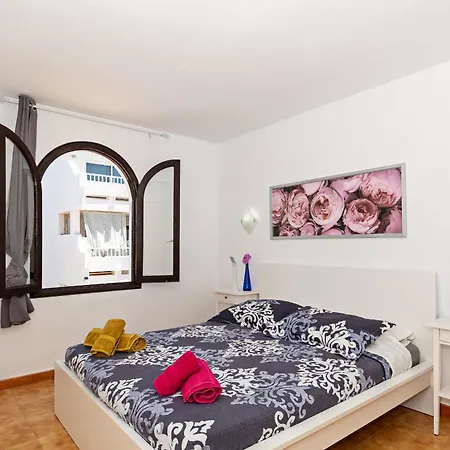 Casa Ayram With Private Terrace & Pool Next To Apartament *