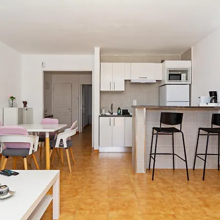 Casa Ayram With Private Terrace & Pool Next To Apartament