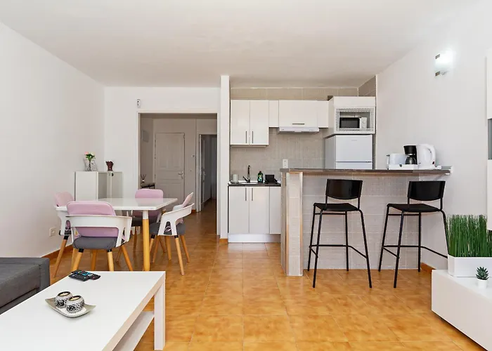 Casa Ayram With Private Terrace & Pool Next To Apartman