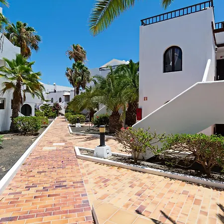 Casa Ayram - Private Terrace - Pool - 10 Min Walk Costa Teguise