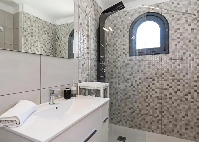 Apartment Casa Ayram With Private Terrace & Pool Next To Costa Teguise